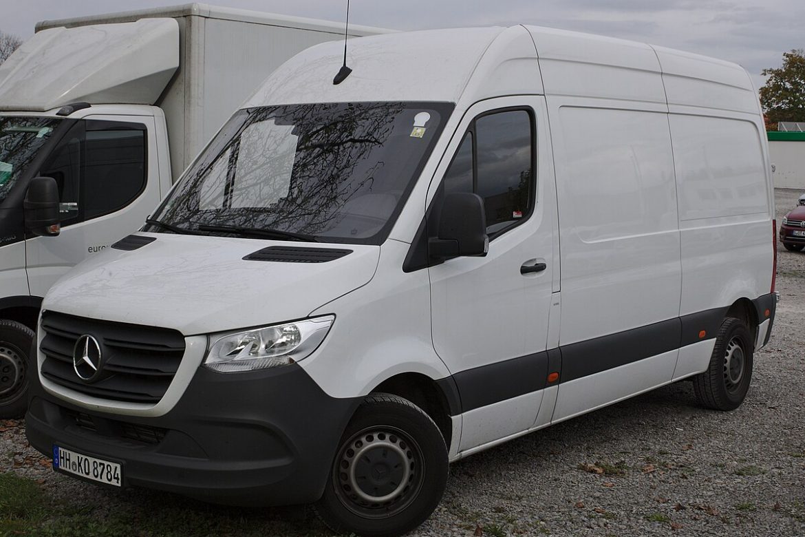 Enlèvement d’épave utilitaire pour professionnels : un service indispensable pour les entreprises