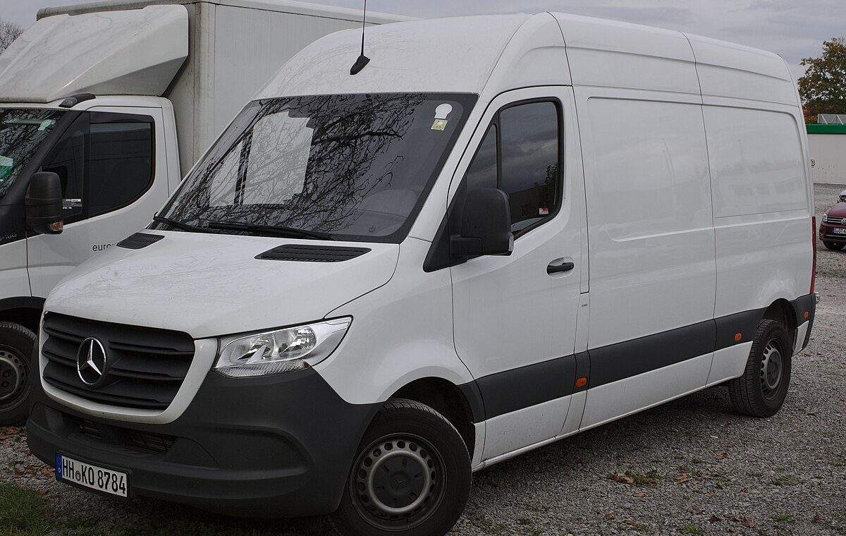 Enlèvement d’épave utilitaire pour professionnels : un service indispensable pour les entreprises