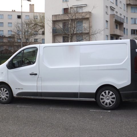 renault trafic accidenté sans carte grise